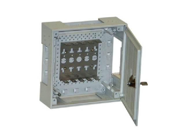 Коробка распределительная KRONE [ 6406 1 015-20 ] (На 50 пар, с монтажным хомутом для установки 5 плинтов 2/10, дверь с поворотным запором)